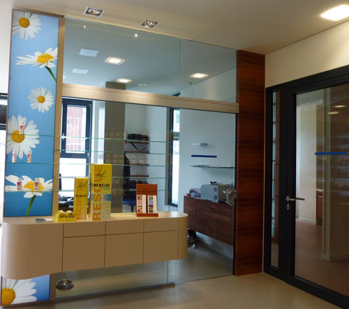 Innen Apotheke Fotomontage für hiterleutetes Bild